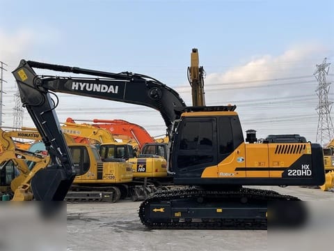 2022 Hyundai HX220HD crawler excavator, side profile view 2022 Hyundai HX220HD crawler excavator, side profile view