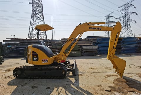 2021 Komatsu PC40MR mini excavator side view 2021 Komatsu PC40MR mini excavator side view
