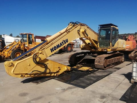 Komatsu PC340NLC-7 crawler excavator, side view Komatsu PC340NLC-7 crawler excavator, side view
