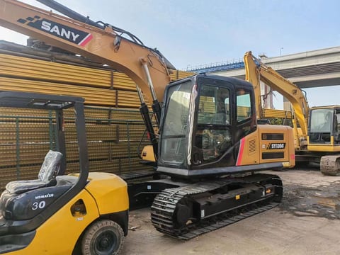 2017 Sany SY135C crawler excavator, side view 2017 Sany SY135C crawler excavator, side view