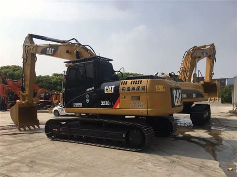 2023 Caterpillar 323D2L crawler excavator, side profile view 2023 Caterpillar 323D2L crawler excavator, side profile view