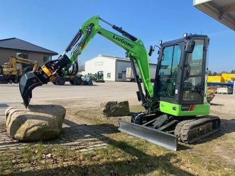 2024 LiuGong 9027 FE mini excavator, side view 2024 LiuGong 9027 FE mini excavator, side view