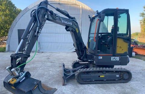 2020 Volvo EC27D mini excavator, side view 2020 Volvo EC27D mini excavator, side view
