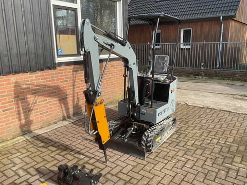 Colt KV13 mini excavator, front three-quarter view Colt KV13 mini excavator, front three-quarter view
