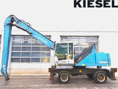2016 Fuchs MHL335 E material handler, side view 2016 Fuchs MHL335 E material handler, side view