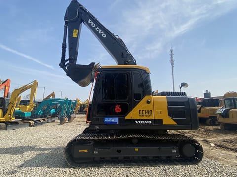 2022 Volvo EC140 crawler excavator side view 2022 Volvo EC140 crawler excavator side view