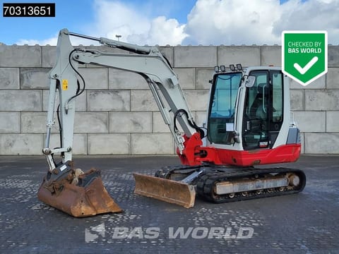 2018 Takeuchi TB250 mini excavator side view 2018 Takeuchi TB250 mini excavator side view