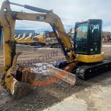 2018 Caterpillar 305.5E mini excavator, side view 2018 Caterpillar 305.5E mini excavator, side view