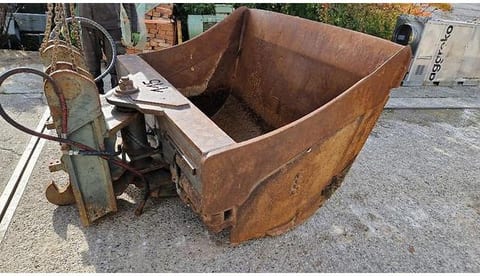 Volvo S3 190 cm ditch cleaning bucket, angled view Volvo S3 190 cm ditch cleaning bucket, angled view
