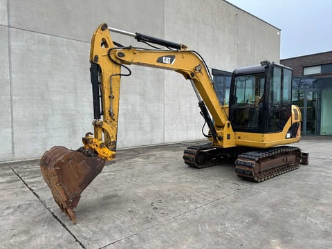 2013 Caterpillar 306 mini excavator, side view 2013 Caterpillar 306 mini excavator, side view