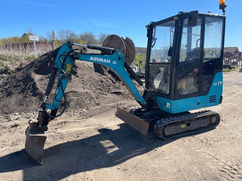 2019 Airman AX19-6A mini excavator, side view 2019 Airman AX19-6A mini excavator, side view
