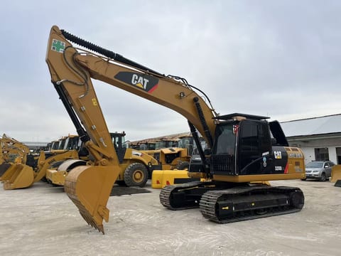 Escavatore cingolato Caterpillar 320D2 del 2023, vista laterale Escavatore cingolato Caterpillar 320D2 del 2023, vista laterale