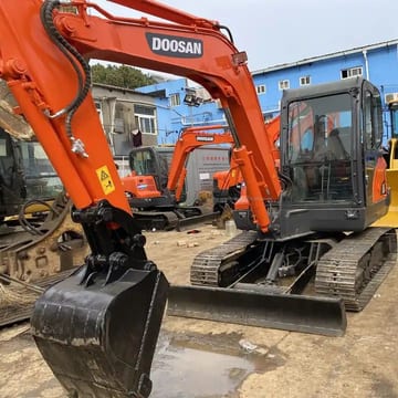 2018 Doosan DX60W crawler excavator, front three-quarter view 2018 Doosan DX60W crawler excavator, front three-quarter view