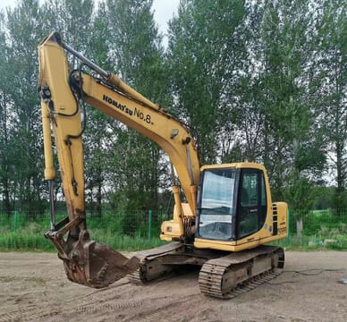 2015 Komatsu PC120-6 crawler excavator, side view 2015 Komatsu PC120-6 crawler excavator, side view
