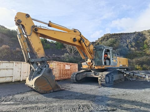 2008 Liebherr R964C crawler excavator, side view 2008 Liebherr R964C crawler excavator, side view