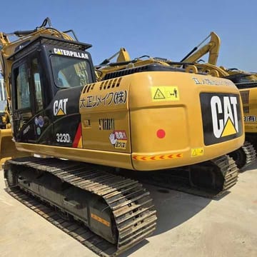 2023 Caterpillar 323DL crawler excavator rear three-quarter view 2023 Caterpillar 323DL crawler excavator rear three-quarter view