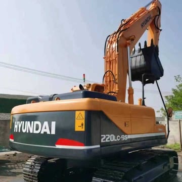 2019 Hyundai 220LC-9S crawler excavator, rear three-quarter view 2019 Hyundai 220LC-9S crawler excavator, rear three-quarter view