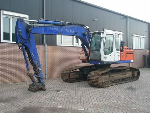 2007 Liebherr R900C crawler excavator, side view 2007 Liebherr R900C crawler excavator, side view
