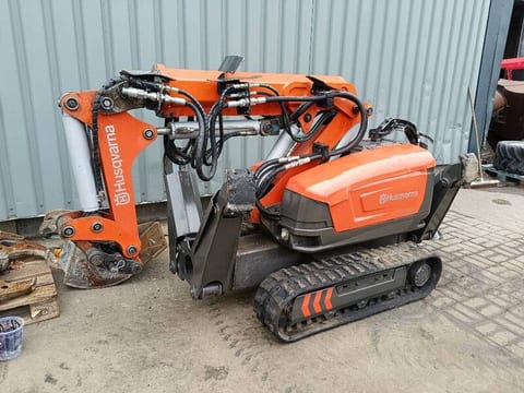 2009 Husqvarna DXR 310 crawler excavator, side view 2009 Husqvarna DXR 310 crawler excavator, side view