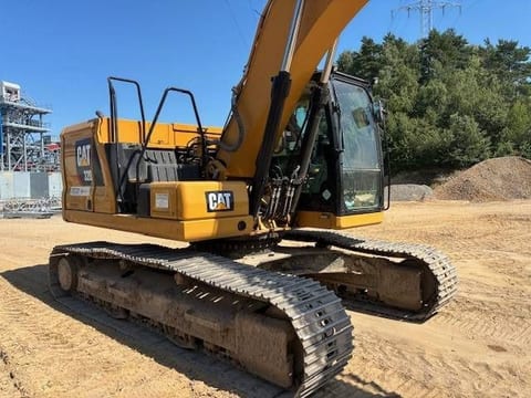 2019 Caterpillar 320-07 crawler excavator, side view 2019 Caterpillar 320-07 crawler excavator, side view