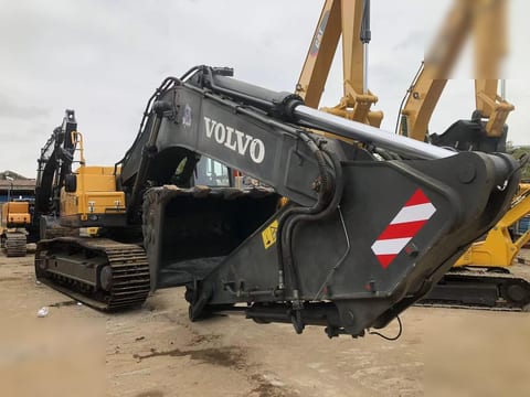 2020 Volvo EC480DL crawler excavator, side view 2020 Volvo EC480DL crawler excavator, side view