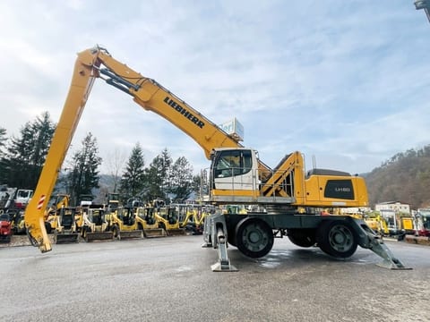 2017 Liebherr LH60 M LITRONIC material handler, side profile view 2017 Liebherr LH60 M LITRONIC material handler, side profile view