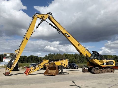 2009 Caterpillar 345C UHD crawler excavator side view 2009 Caterpillar 345C UHD crawler excavator side view