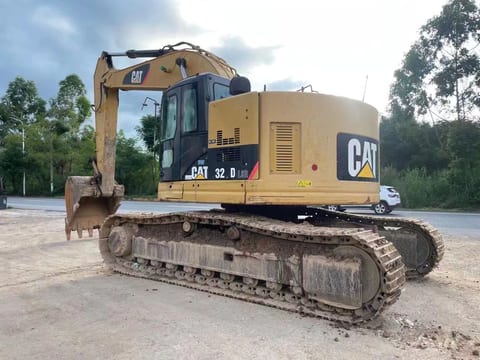 2024 Caterpillar 328D LCR crawler excavator, rear three-quarter view 2024 Caterpillar 328D LCR crawler excavator, rear three-quarter view