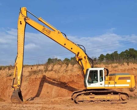 1996 Liebherr R942 long-reach excavator side view