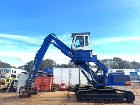 2004 Liebherr R924B EW material handler, side view 2004 Liebherr R924B EW material handler, side view
