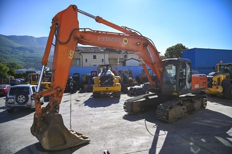 2008 Hitachi ZX350LCN-3 crawler excavator, side profile view 2008 Hitachi ZX350LCN-3 crawler excavator, side profile view