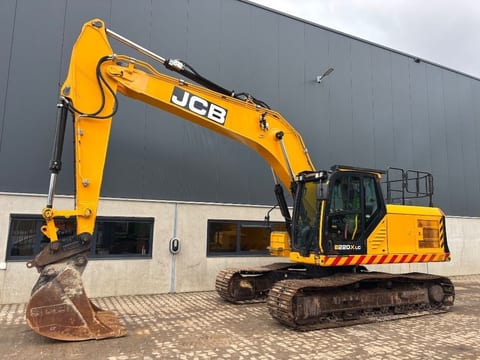 2018 JCB 220X LC crawler excavator, side profile view 2018 JCB 220X LC crawler excavator, side profile view