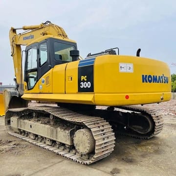 2014 Komatsu PC300 crawler excavator, rear three-quarter view