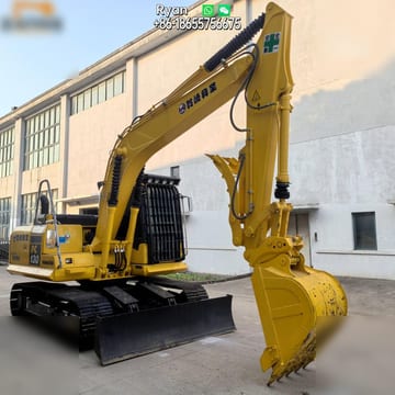 2023 Komatsu PC130 crawler excavator, side view 2023 Komatsu PC130 crawler excavator, side view