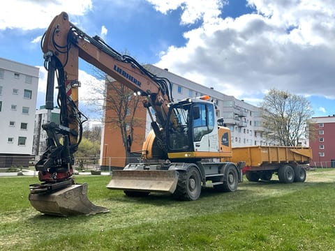2018 Liebherr A918 Compact Litronic wheel excavator, front three-quarter view 2018 Liebherr A918 Compact Litronic wheel excavator, front three-quarter view