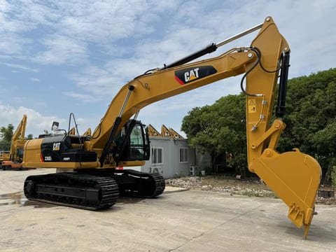 2022 Caterpillar 330D2L crawler excavator, side view 2022 Caterpillar 330D2L crawler excavator, side view
