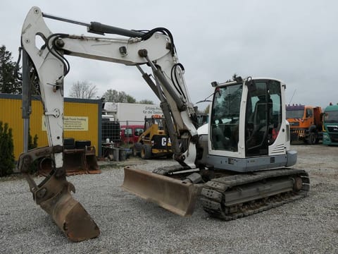 2017 Wacker Neuson ET90 mini excavator, front three-quarter view 2017 Wacker Neuson ET90 mini excavator, front three-quarter view