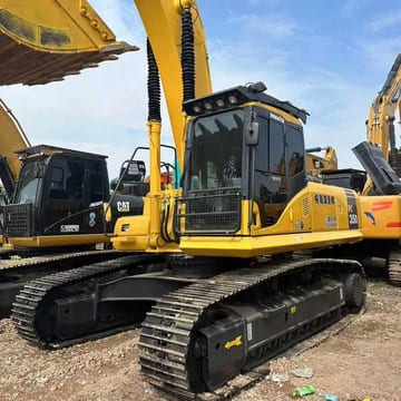 2020 Komatsu PC350-7 crawler excavator, front three-quarter view 2020 Komatsu PC350-7 crawler excavator, front three-quarter view