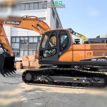 2025 Develon DX225 LC-10 crawler excavator side view 2025 Develon DX225 LC-10 crawler excavator side view