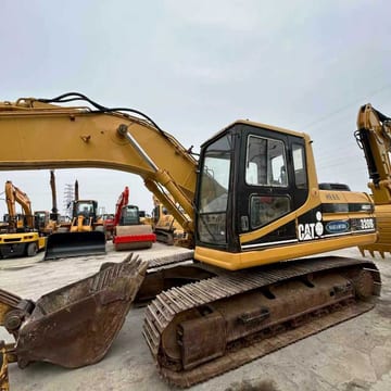 2000 Caterpillar 320B crawler excavator, side view 2000 Caterpillar 320B crawler excavator, side view