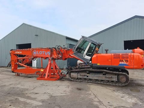 2008 Hitachi Zaxis 350LC crawler excavator side view 2008 Hitachi Zaxis 350LC crawler excavator side view