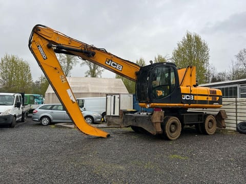 2011 JCB JS200WHRC wheel excavator, side view 2011 JCB JS200WHRC wheel excavator, side view