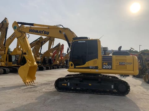 2023 Komatsu PC200-7 crawler excavator side view 2023 Komatsu PC200-7 crawler excavator side view