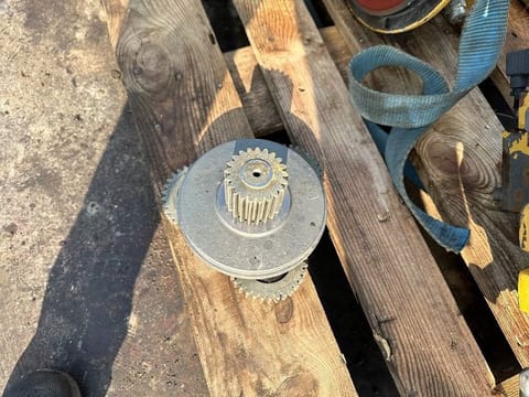 Caterpillar 214 B FT swing gear component Caterpillar 214 B FT swing gear component