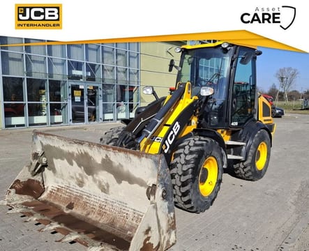2019 JCB 409 wheel excavator, front three-quarter view 2019 JCB 409 wheel excavator, front three-quarter view