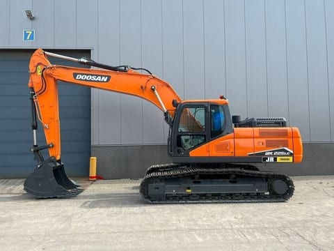 2026 Doosan DX225LC-7 crawler excavator side view 2026 Doosan DX225LC-7 crawler excavator side view