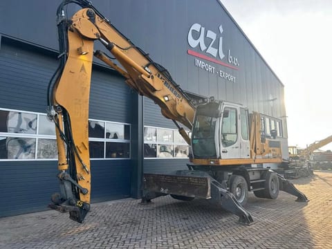 2010 Liebherr A904 C material handler, side view 2010 Liebherr A904 C material handler, side view