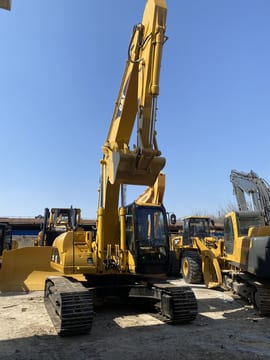 Excavadora de orugas Caterpillar 320CL 2017, vista frontal Excavadora de orugas Caterpillar 320CL 2017, vista frontal
