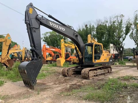 2023 Volvo EC210D crawler excavator, side view 2023 Volvo EC210D crawler excavator, side view