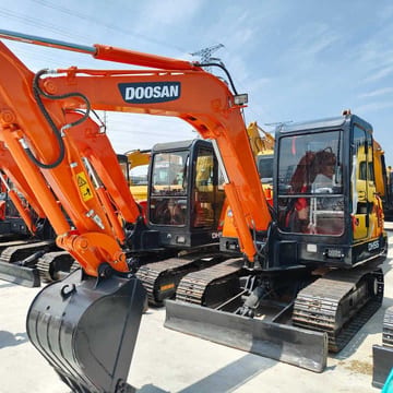 2024 Doosan DH55 mini excavator, front three-quarter view 2024 Doosan DH55 mini excavator, front three-quarter view